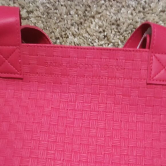 Bath and body Works brightest bloom gift bag set with goodies - Picture 2 of 16